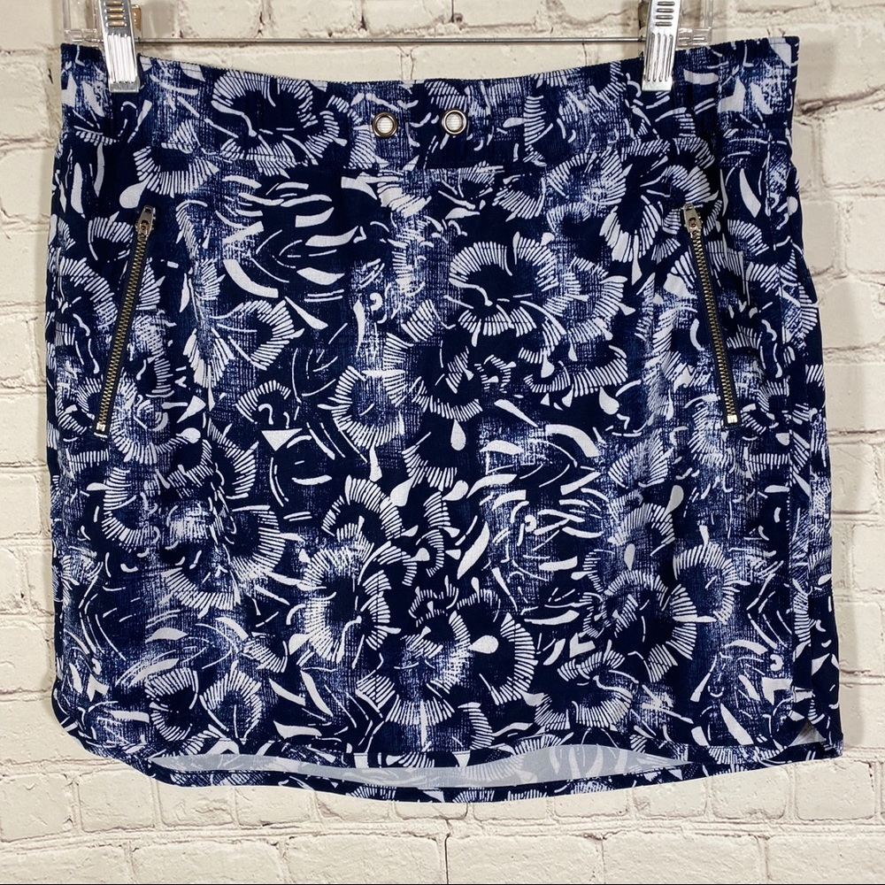 Athleta Pull On Skort Skirt Built in Shorts Med